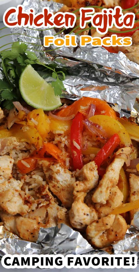 Chicken Fajita Foil Packets, Cabin Meals, Foil Pack Recipes, Foil Recipes, Grilled Chicken Dishes, Foil Meals, Tin Foil Dinners, Rv Cooking, Light Eating