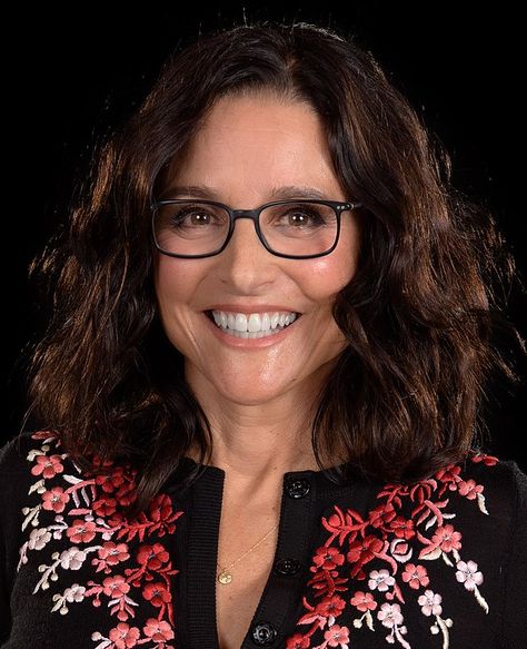 Julia Louis-Dreyfus - Wikipedia Happy 59th Birthday, Hannah And Her Sisters, Anti Aging Hair, Julia Louis Dreyfus, Mary Tyler Moore, Film Icon, Hollywood Walk Of Fame, Saturday Night Live, Famous Celebrities