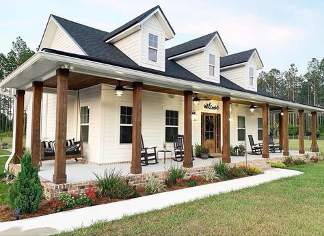 Exterior Paint Sherwin Williams, Sherwin Williams Pure White, House Wrap Around Porch, Tricorn Black, White Exterior Paint, Barn Style House Plans, Modern Farmhouse Exterior, Barn Style House, Wrap Around Porch