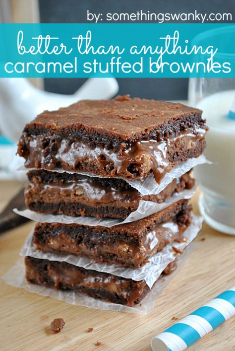 Brownies Condensed Milk, Caramel Filled Brownies, Stuffed Brownies, Cake Mix Brownies, Jello Shots, Snacks Für Party, Brownie Mix, Eat Dessert First, Yummy Sweets