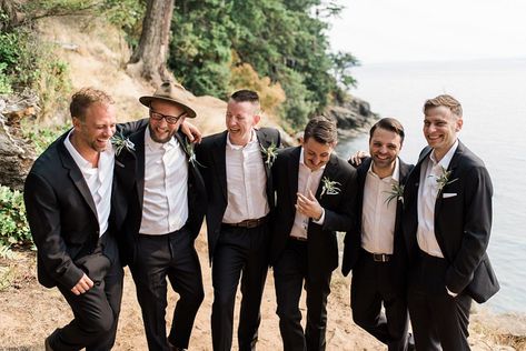 Black Suit No Tie, Suit No Tie, Boujee Wedding, Casual Groomsmen Attire, Suit Without Tie, Groomsmen Attire Black, Black Suit White Shirt, Entourage Gowns, Casual Groomsmen