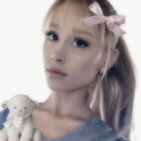 Adriana Grande, Tiny Elephant, Ariana Grande Cute, Ariana Grande Photoshoot, Ariana Grande Photos, Ariana Grande Pictures, Ariana G, Dara Kpop, Eternal Sunshine