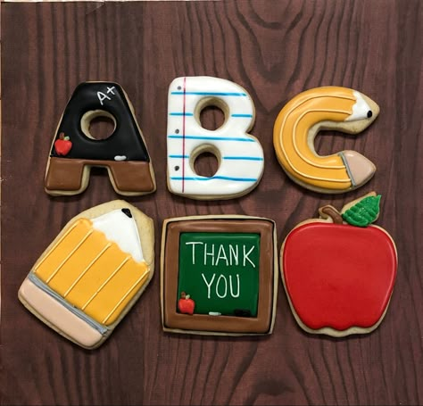 Apple Chalkboard, Teacher Appreciation Cookies, Teacher Cookies, Appreciation Cookies, Teacher Cakes, School Cookies, School Cake, Apple Cookies, Sugar Cookie Designs