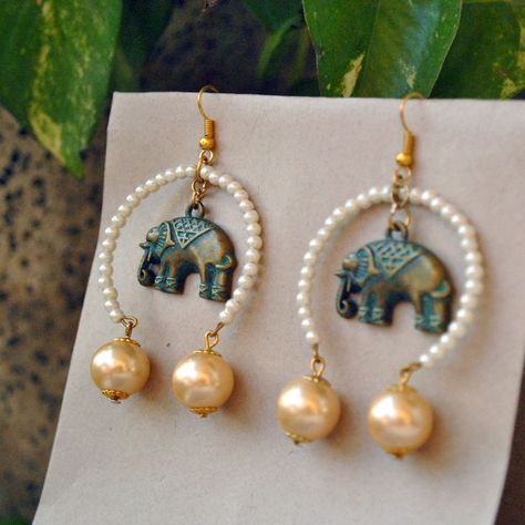 Pearls Earing Design, Handmade Beaded Jewelry Diy, Fabric Jewelry Earrings, Handmade Earrings Fabric, Diy Fabric Earrings, Navratri Earrings, Easy Diy Earrings, Handmade Earrings Diy, Diy Pearl Earrings