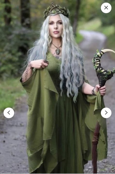 Forest Witch Costume Wood Nymphs, Nature Elf Costume, Green Witch Cosplay, Ren Fair Witch Costume, Green Goddess Costume, Garden Witch Costume, Nature Witch Costume, Cottage Core Witch Aesthetic, Rennisance Faire