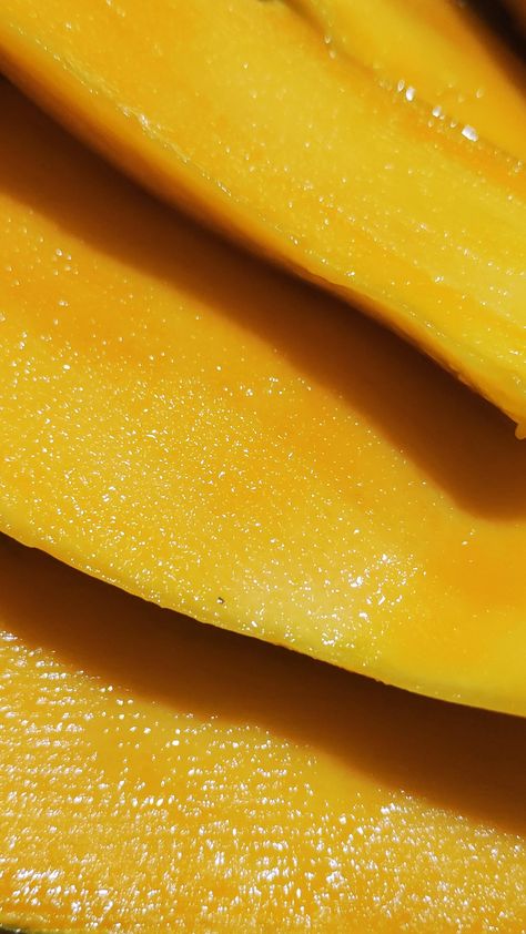 Natural Ingredients Aesthetic, Mango Product Photography, Mango Food Photography, Mango Fruit Aesthetic, Fruit Photography Aesthetic, Mango Photoshoot, Mango Photography, Mango Aesthetic, Ingredients Photography