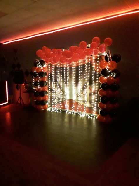 Sweet 16 Decorations Red And Black, Red And Black Aesthetic Birthday, Sweet 16 Red And Black Theme, Red 16th Birthday Party, Sweet 16 Party Ideas Red, Black And Red Quinceanera Theme, Red And Black Decorations Party, Black And Red Decorations, Black And Red Graduation Party Ideas