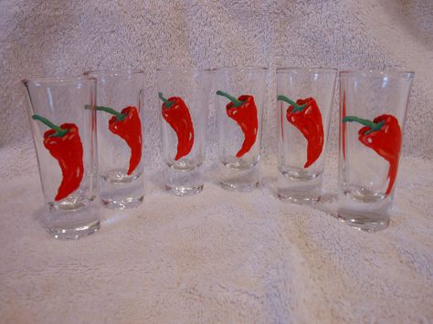 Painting Shot Glasses, Painted Shot Glasses Diy, Shot Glass Painting Ideas, Shot Glass Painting, Diy Shot Glasses, Painted Shot Glasses, Shot Glasses Diy, Hand Painted Wine Glasses Diy, Diy Wine Glasses Painted