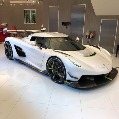 Private showing of the Koenigsegg Jesko the 277mph record breaking Agera RS. Amazing. #Koenigsegg #Jesko #Agera #AgeraRS #hypercar… Agera Rs, Koenigsegg Jesko, Street Racer, Mclaren Cars, Custom Bobber, Last Ride, Cars And Coffee, Super Car, Koenigsegg