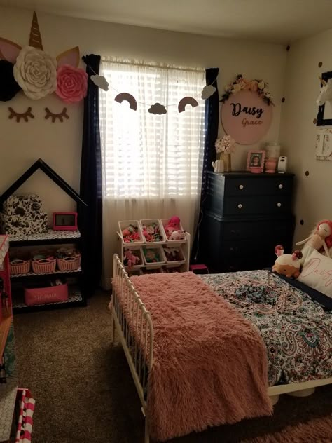 Toddler Rooms Girly, Under Loft Bed Ideas Kids, Kid Bedroom Ideas, Toddler Bedroom Ideas, Minnie Mouse Bedroom Decor, Diva Bedroom, Toddler And Baby Room, Girls Room Diy, Girl Apartment Decor