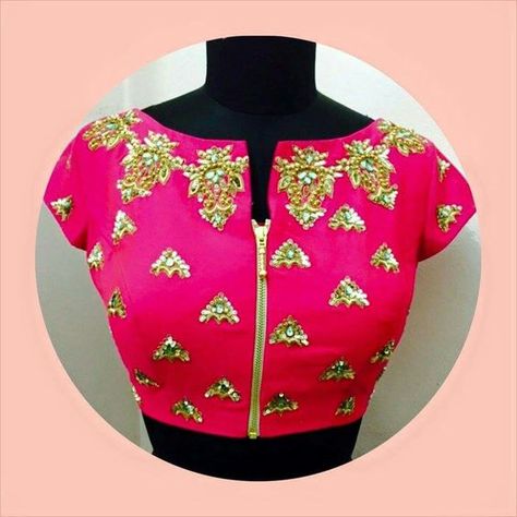 Inspiring Zipper Styles For Saree Blouses – Fashion in India – Threads Saree Jacket Designs, Saree Jackets, Saree Blouse Styles, Something Creative, Choli Blouse, Sari Blouse Designs, Wedding Blouse Designs, Indian Saree Blouse, Indian Saree Blouses Designs