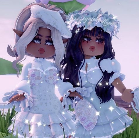 Pretty Preppy Outfits, Royale Outfits, 70’s Outfit, Royals High, Rich Outfits, Pretty Preppy, Roblox Aesthetic, Outfit Art, Roblox Games