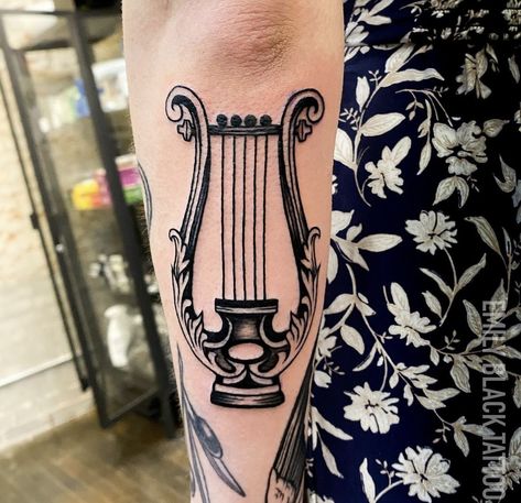 Lyre Tattoo, Greek Lyre, Harp Tattoo, Elegant Tattoos, Tattoo Inspo, Harp, Traditional Tattoo, Tattoos And Piercings, Tattoo Drawings