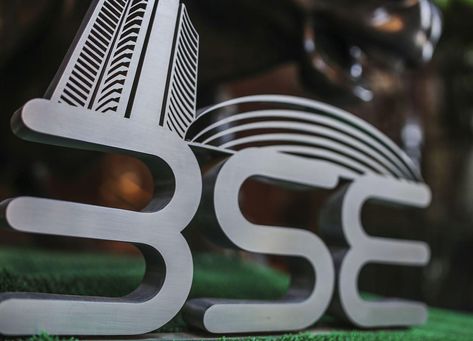 The Indian equity indices surged to fresh record highs on Tuesday morning with the NSE Nifty50 crossing the 13,000 mark for the first time ever.Nifty has touched a record high of 13,029.50 points, while the BSE Sensex hit an all-time high of 44,422.26.Healthy buying was witnessed in banking, finance and auto stocks. #Sensex #Nifty #NSE #BSE #ClosingBell #FII #DII #Moneymarine #BSE100 #Midcap #Banknifty #BSE100 #StockMarketIndex Trading Tips, Investment Companies, Tuesday Morning, Stock Trading, Share Market, Stock Market, The 100, 10 Things