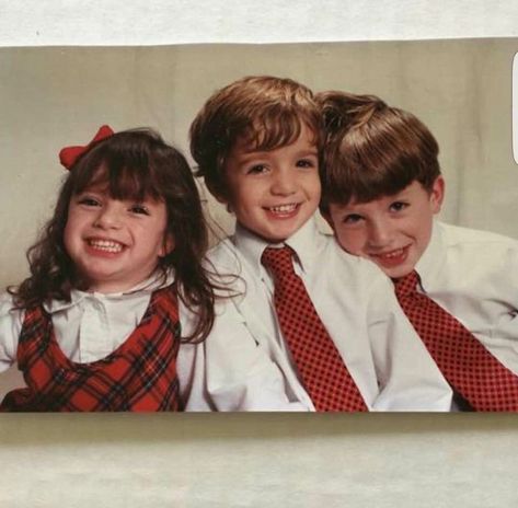 Sibling Day, Siblings Goals, Sibling Poses, Dream Family, King Of Music, Childhood Photos, Charlie Puth, Charming Charlie, Blonde Girl