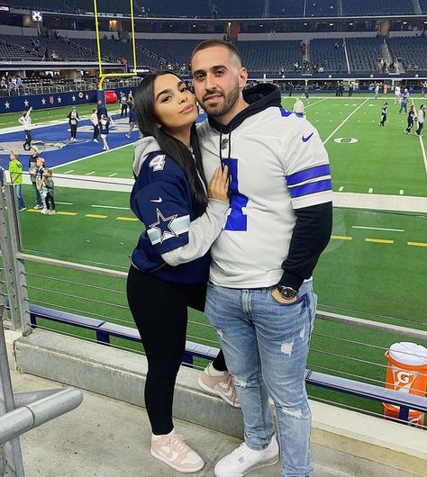 Stacy Marie on Instagram: "Sunday football w/ my cowboy 🤠🤍" Cowboys Outfits For Women Dallas, Football Game Attire For Women Cold, Dallas Cowboys Game Day Outfit Winter, Dallas Cowboy Game Outfit, Dallas Cowboys Football Game Outfit, Nfl Football Game Outfit Winter, Dallas Cowboys Jersey Outfit Woman, Football Game Outfits For Women Winter, Dallas Cowboy Outfits Woman