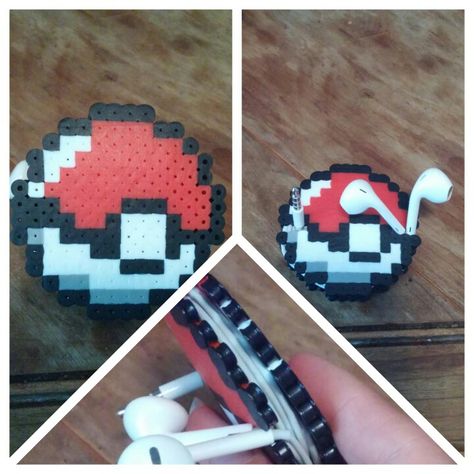 Pokeball perler headphone holder Perler Bead Earbud Holder, Perler Bead Headphone Holder, Treps Ideas, Pokeball Perler, Perler Accessories, Diy Pokemon Crafts, Diy Pokemon, Hama Beads 3d, Earbud Holder