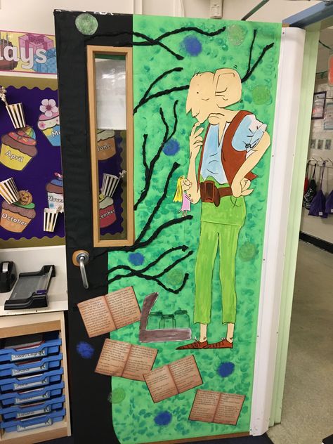 Roald Dahl Decorations, Book Week Door, Bfg Book, The Bfg Book, Decorating Doors, Butler Art, Roald Dahl Books, School Door Decorations, Art 2022