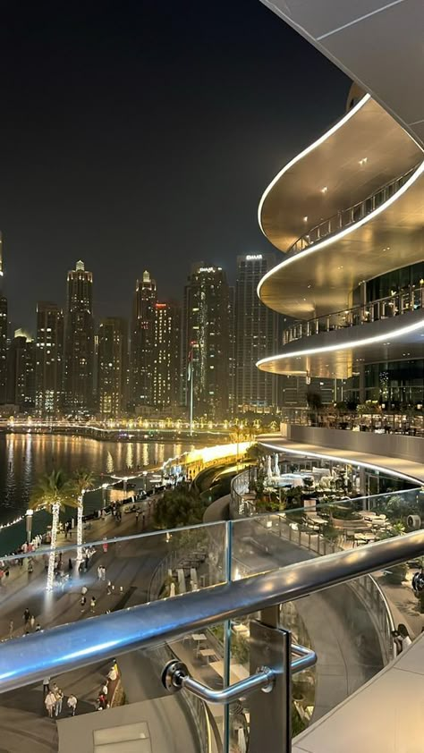 Dubai Hotel Luxury, Late Night Flight, Airpod Maxes, Lion Gate, Bad Christmas, Hotel In Dubai, Wealth And Luxury, Pretty City, Night Mood