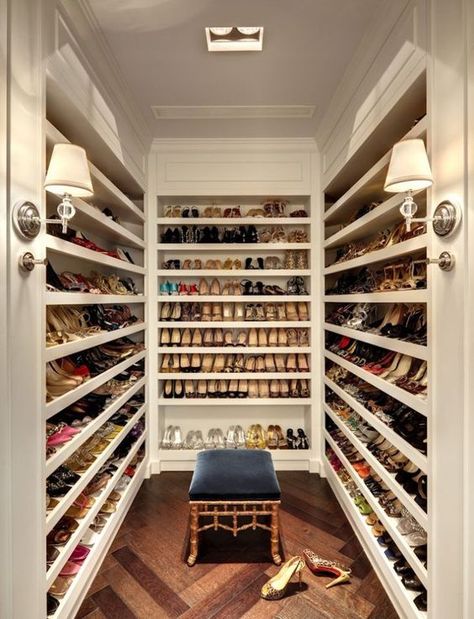 Shoes Closet, Closet Vanity, Dressing Room Closet, Amazing Closets, Shoe Room, Real Estat, Dream Closets, Cleaning Closet, Closet Inspiration