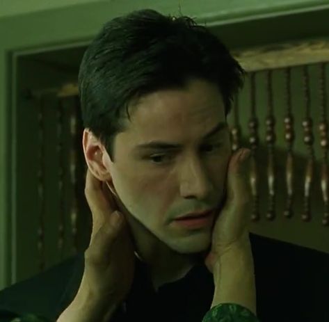 Keanu Reeves 90s Wallpaper, Keanu Reeves Pfp Funny, Young Keanu Reeves, Keanu Reeves 90s Aesthetic, Keanu Reeves 90s, Keanu Rives, Keanu Reeves The Matrix 1999, Keanu Reeves Matrix, Neo Matrix