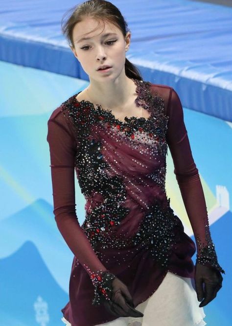 Figure Ice Skates, Russian Figure Skater, Anna Shcherbakova, Ice Princess, Anya Taylor Joy, Skating Dresses, Figure Skater, Fav Celebs, Ice Skating