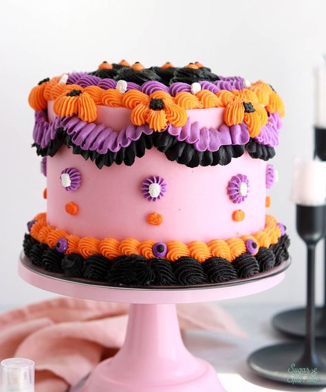 Halloween Layer Cake, Vintage Fall Cake, Halloween Vintage Cake, Vintage Halloween Cake, Torte Halloween, Cake Decorating Tutorials Videos, Lambeth Cake, Pasteles Halloween, Showstopper Cakes