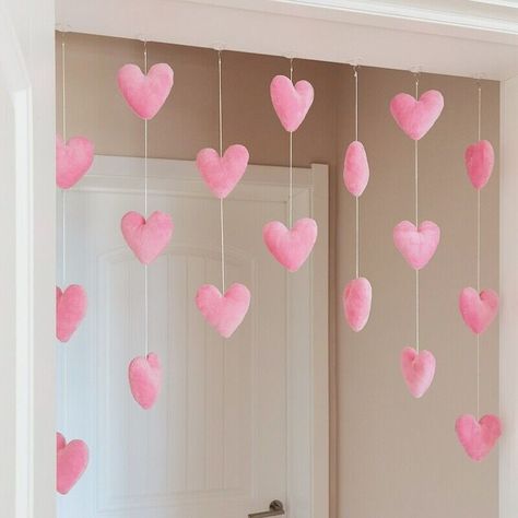 X Bad Room Ideas, Hanging Curtain, Cute Diy Room Decor, Fun Ornaments, Classic Home Decor, Hanging Hearts, Heart Wall, Hanging Curtains, Room Doors