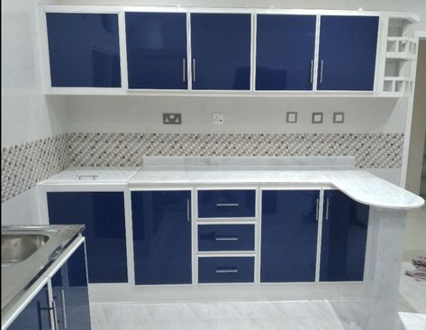 Aluminum Kitchen Cabinets, Folding Patio Doors, Aluminum Kitchen, Glass Kitchen Cabinets, Interiors Kitchen, Aluminium Kitchen, Simple Kitchen Design, Bathroom Design Layout, Kabinet Dapur