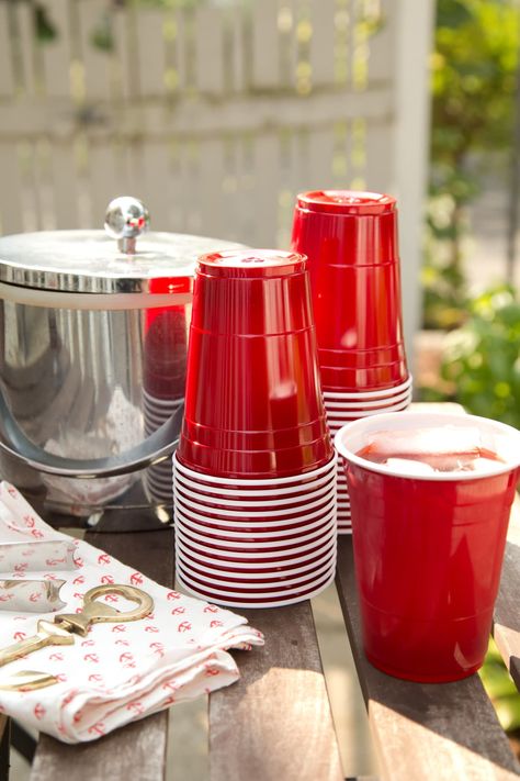 The Secret Feature of the Iconic Red Solo Cup | Kitchn Red Cup Party, American Party, Red Solo Cup, Solo Cup, Barbecue Party, Red Cups, Red Party, Backyard Barbecue, Disposable Cups