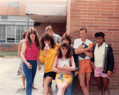 80s Friend Group Aesthetic, 80s Popular Girl, 1980s Aesthetic Retro, 1980s Housewife, 1980s Makeup And Hair, 80s Life, 1980s Aesthetic, 80’s Aesthetic, Big Hair Bands