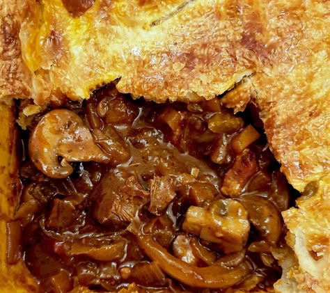 Steak Pies, Beef Pie With Puff Pastry, Steak And Onion Pie Recipe, Meat Pastry, Scottish Steak Pie, Beef Pie, Puff Pastry Meat Pies, Mushroom Puff Pastry Recipes, Beef Pastry Puff