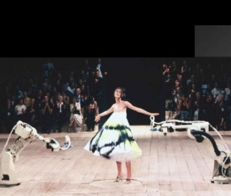 The beginning Alexander Mcqueen 90s, Alexander Mcqueen Runway, Alexander Mcqueen Savage Beauty, Fashion Guys, Shalom Harlow, 90s Runway, Alexander Mcqueens, Met Ball, Savage Beauty