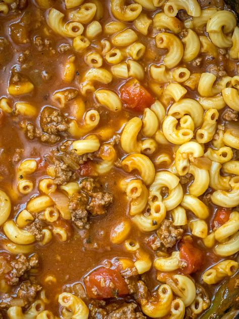 Beef Macaroni Soup, Beef Macaroni, Hamburger Stew, Macaroni Soup, Divas Can Cook, 12 Tomatoes Recipes, Crockpot Beef, Canned Tomato Sauce, Seasonal Food