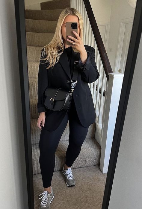 Casual Blazer Outfits Plus Size, Leggings With Blazer Outfit, Blazer And Leggings Outfit, Black Blazer Outfit Work, Leggings Work Outfit, Black Blazer Outfit, Look Legging, Look Office, Stylish Work Attire