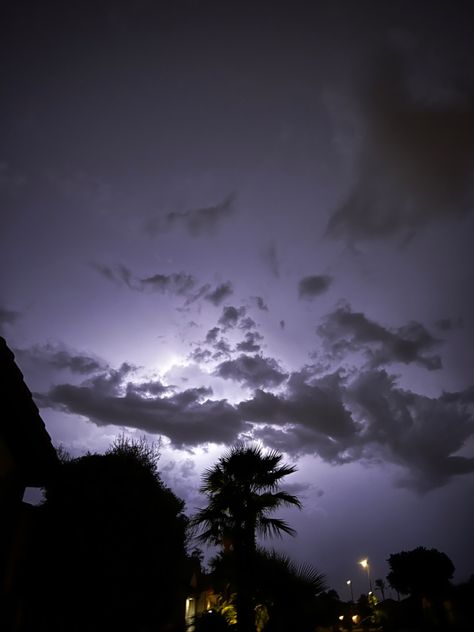 Storm Lightning, Stormy Night, Sky Pictures, Stormy Weather, City Photography, Night Aesthetic, Night Photography, Aesthetic Pictures, Photography