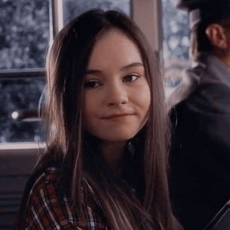 Flipped Movie Pfp, Julie Baker Aesthetic, Julie Baker Flipped, Madeline Carroll Flipped, Juli Baker Flipped, Flipped Aesthetic, Brunette Vibes, Juli Baker, Julie Baker