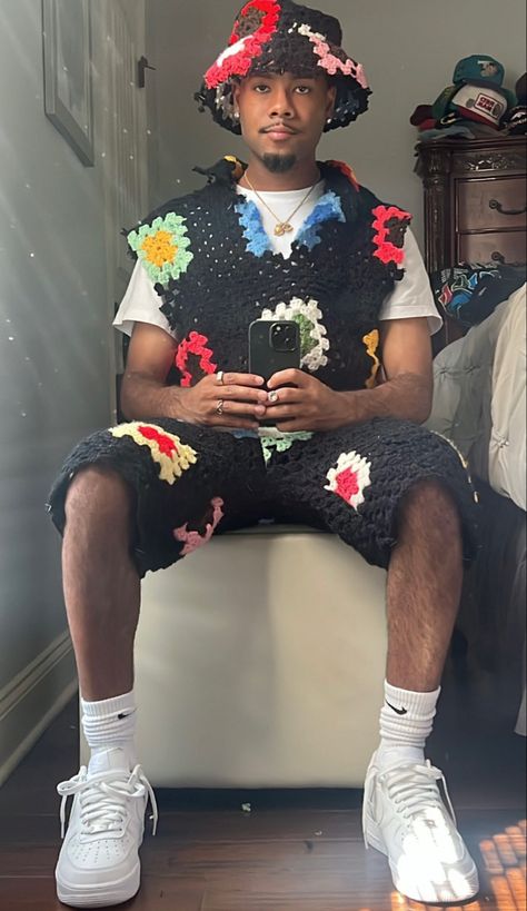 Crochet Men, Recycled Sweater, Black Men Street Fashion, Diy Clothes Design, Crochet Clothing And Accessories, Best Mens Fashion, Trendy Fashion Tops, Crochet Fashion Patterns, Mens Fashion Streetwear