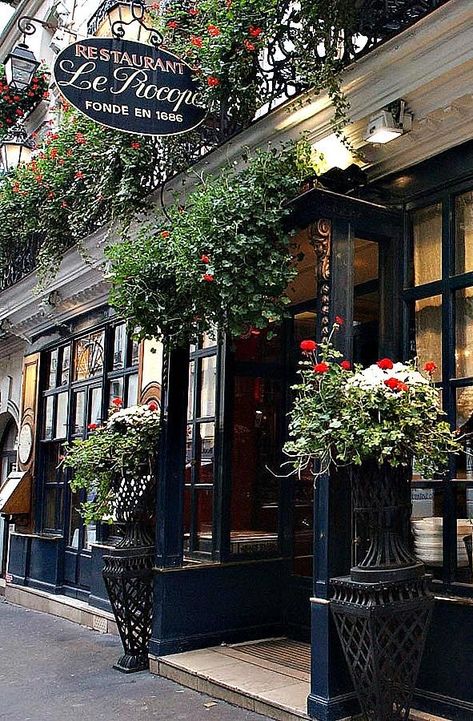 Cafe Procope Paris, Coffee Bistro, French Coffee Shop, Cafe Exterior, Restaurant Exterior, Bookstore Cafe, Vintage Parisian, Cozy Coffee Shop, Storefront Design