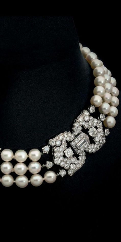 Cartier Pearl Necklace, Mikimoto Jewelry, Indian Wedding Jewelry Sets, Diamond Necklace Designs, Pearl And Diamond Necklace, Diamond Necklace Set, Diamond Jewelry Necklace, Cultured Pearl Necklace, Jewelry Design Earrings