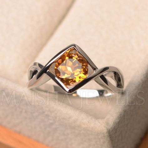 Natural Yellow Citrine Ring Solitaire Wedding Ring 925 | Etsy Engagement Rings Round Cut, Citrine Rings, Yellow Gemstone Ring, Yellow Citrine Ring, Citrine Ring Engagement, Cut Rings, Black Friday Jewelry, Rings Anniversary, Rings Sterling Silver