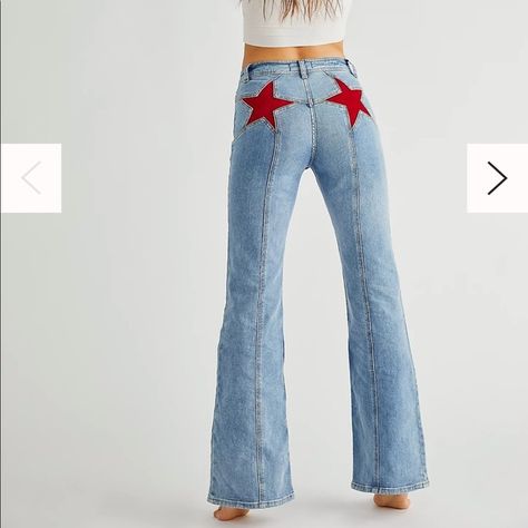 Free People Blue Jeans with red suede stars on the back. Firecracker Flare Jeans, Free People Firecracker Jeans, Firecracker Jeans, Plus Size Mom Jeans, Strand Party, 2000s Clothing, Ripped Jeans Women, Unique Jeans, Cropped Flare Pants