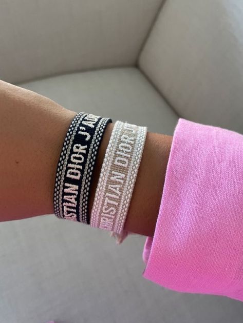 Dior friendship bracelet dhgate #LTKsalealert #LTKunder100 #LTKunder50 Dior Armband, Dior Friendship Bracelet, Dior Jewelry Bracelets, Bracelet Dior, Dior Bracelet, Bff Bracelets, Women Friendship, Expensive Jewelry Luxury, Friend Bff