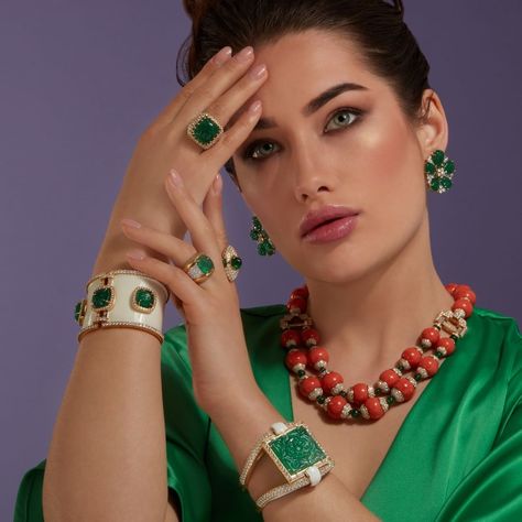 VESCHETTI’s Instagram post: “A composition of our amazing creations: “Clio” and “Assisi” Cuff, “Nausica” Necklace, “Bucaneve” Earrings together with “Tosca”,…” Biedermeier Furniture, Jewellery Beads, Elegant Jewellery, Jewellery Design Sketches, Stone Jewellery, Fine Jewelery, Fine Diamond Jewelry, Beads Jewellery, Beaded Jewelry Designs