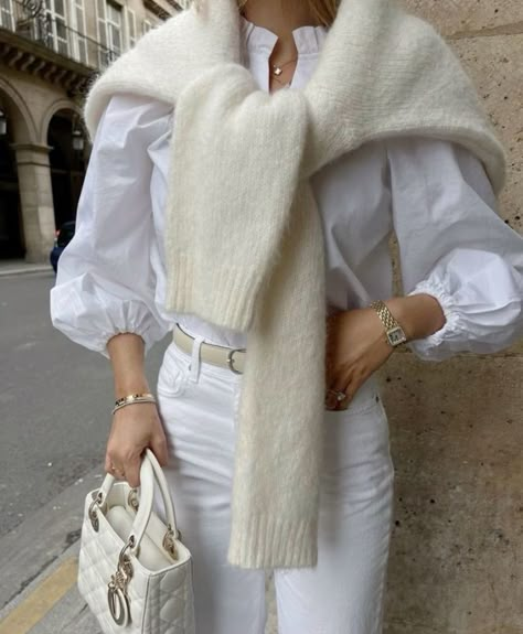 White Trousers, Estilo Preppy, White Outfit, Foto Ideas Instagram, Sweater White, Blouse White, 가을 패션, Autumn Outfit, Fall Fashion Outfits