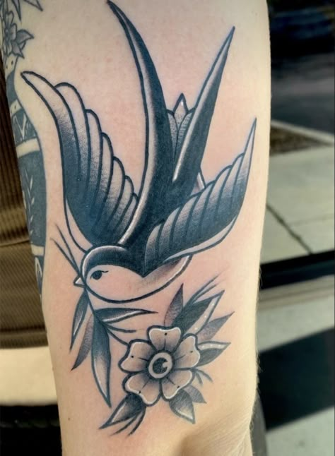 Black Trad Tattoo, Traditional Bird Tattoo, Hummingbird Tattoo Black, Bluebonnet Tattoo, Traditional Swallow Tattoo, Traditional Swallow, Bird Flash, Tattoo Layout, Fun Tattoo Ideas