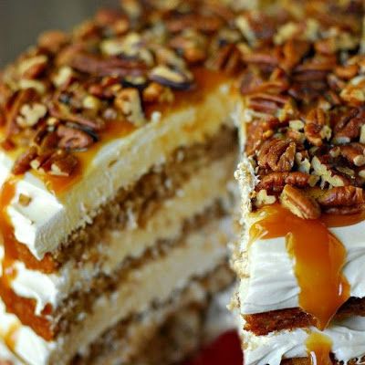 Caramel Apple Mousse Cake @keyingredient #cake #cheese #caramel Apple Mousse Cake, Apple Mousse, Super Torte, Caramel Mousse, Fall Cakes, A Piece Of Cake, Apple Desserts, Mousse Cake, Caramel Apple