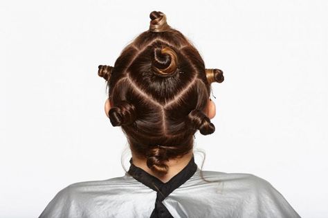 HOW TO: The Importance of Sectioning Especially For Disconnection | Modern Salon Cosmetology Education, Haircutting Techniques, Foil Placement, Hair Sectioning, Highlighting Techniques, Hair Education, Different Types Of Curls, Hair Foils, Ombre Hair Blonde