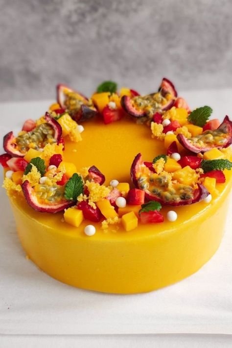 Chocolate Passion Fruit Cake, Passion Fruit Cake Decoration, Mango Cake Decoration Birthday, Mango Cake Decoration, Mango Cake Design, Passion Fruit Mousse Cake, Fruit Flan, Mango Delight, Cake Mango