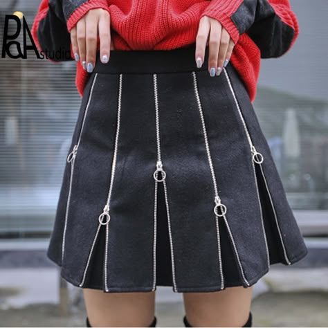 Suede Outfit, Rok Mini, Skirt Inspiration, 일본 패션, Zippers Fashion, Gothic Rock, Clothing Details, Suede Skirt, Mode Inspo